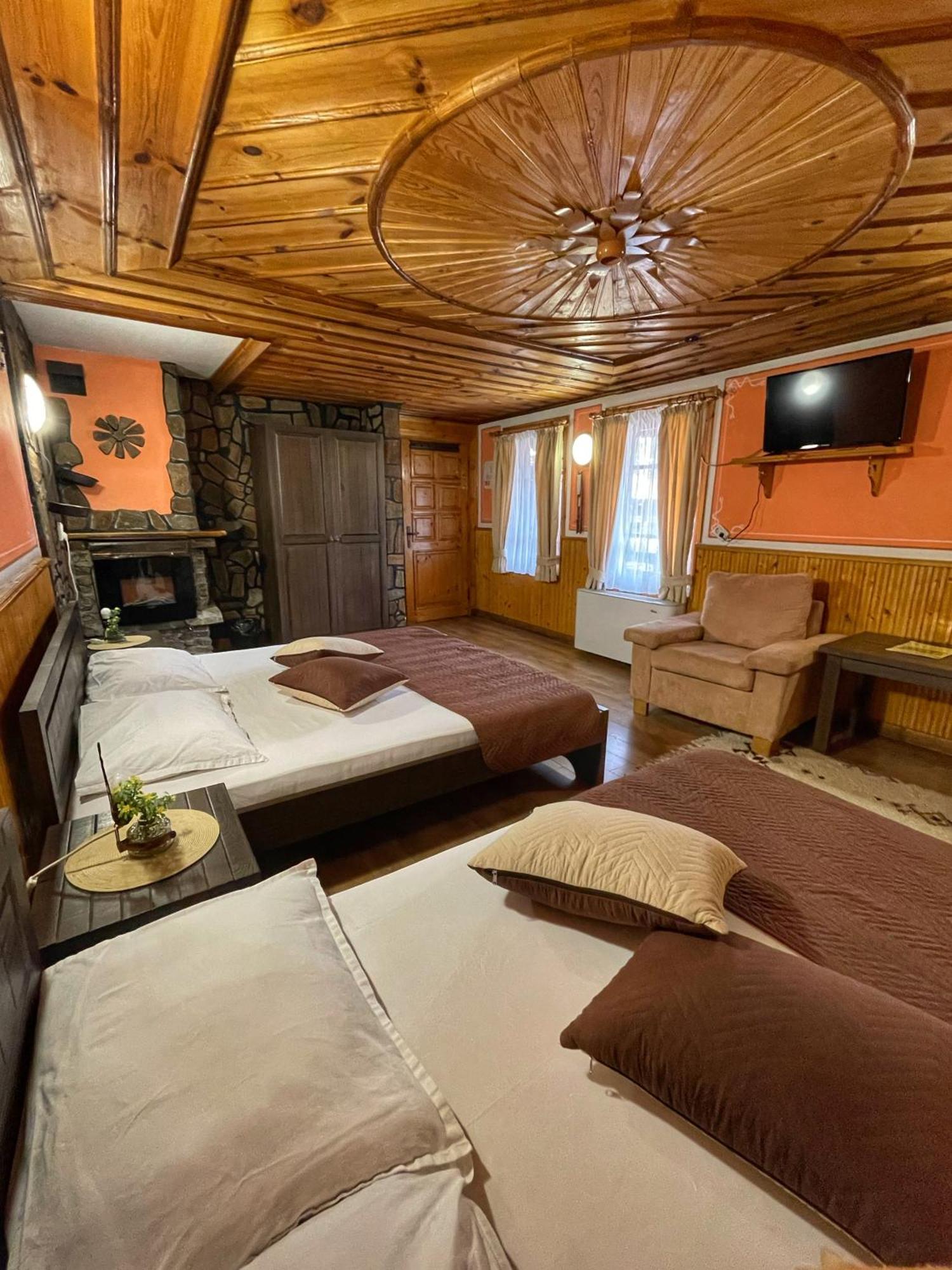 Guest Rooms Colorit Koprivștița Exterior foto