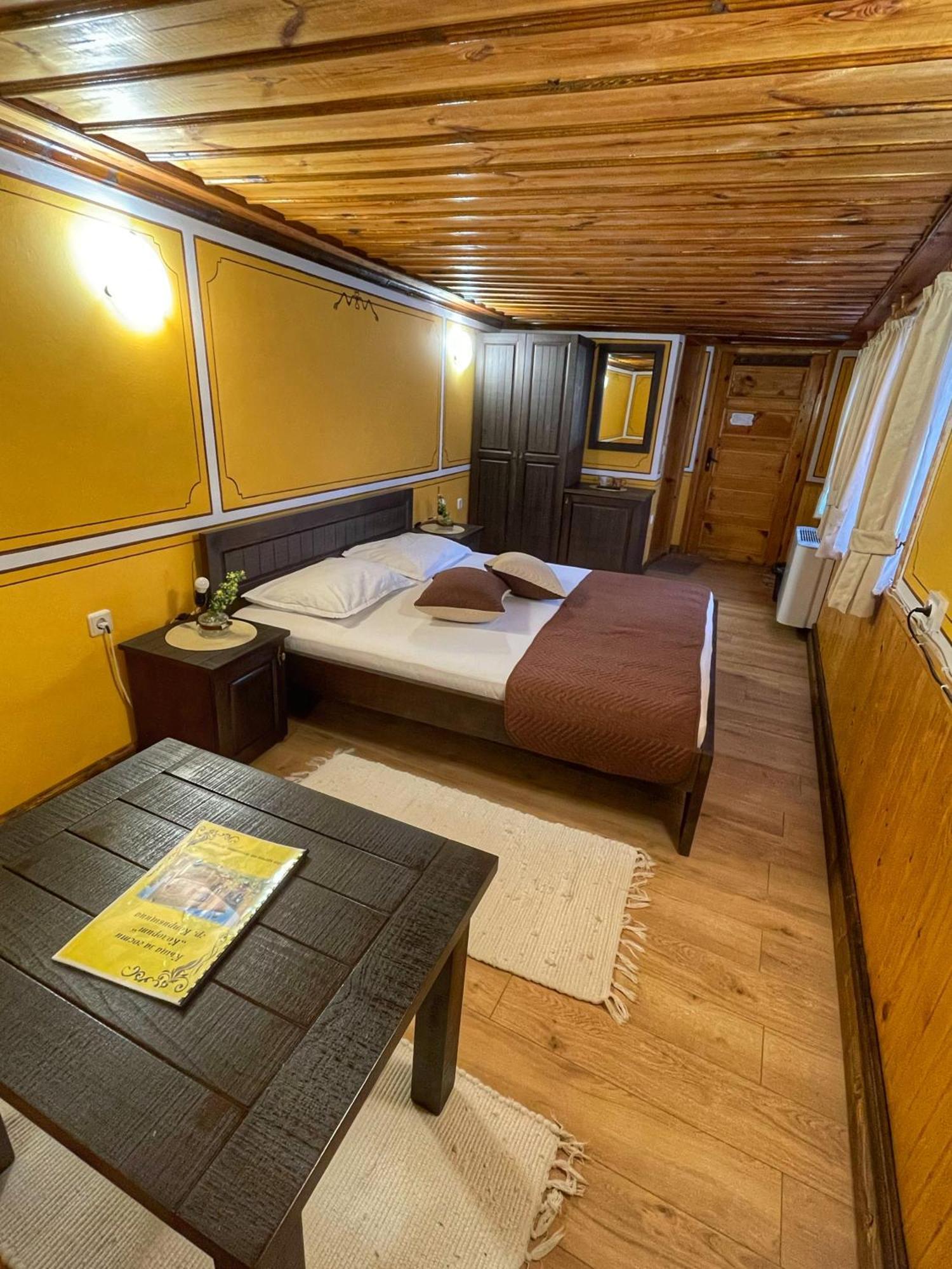 Guest Rooms Colorit Koprivștița Exterior foto