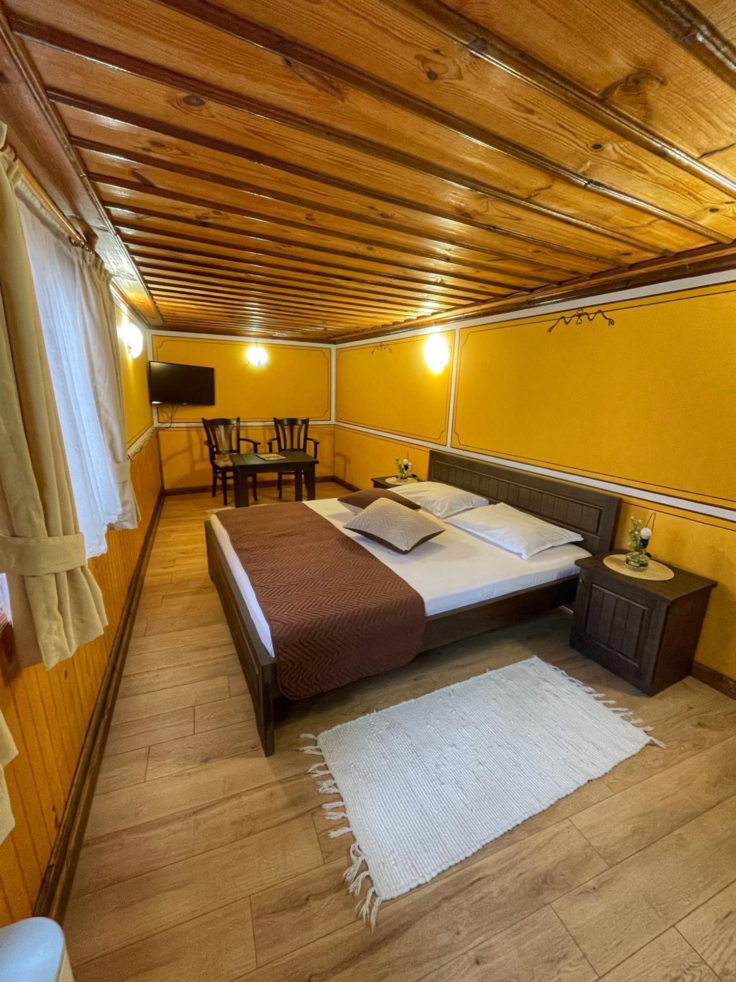 Guest Rooms Colorit Koprivștița Exterior foto