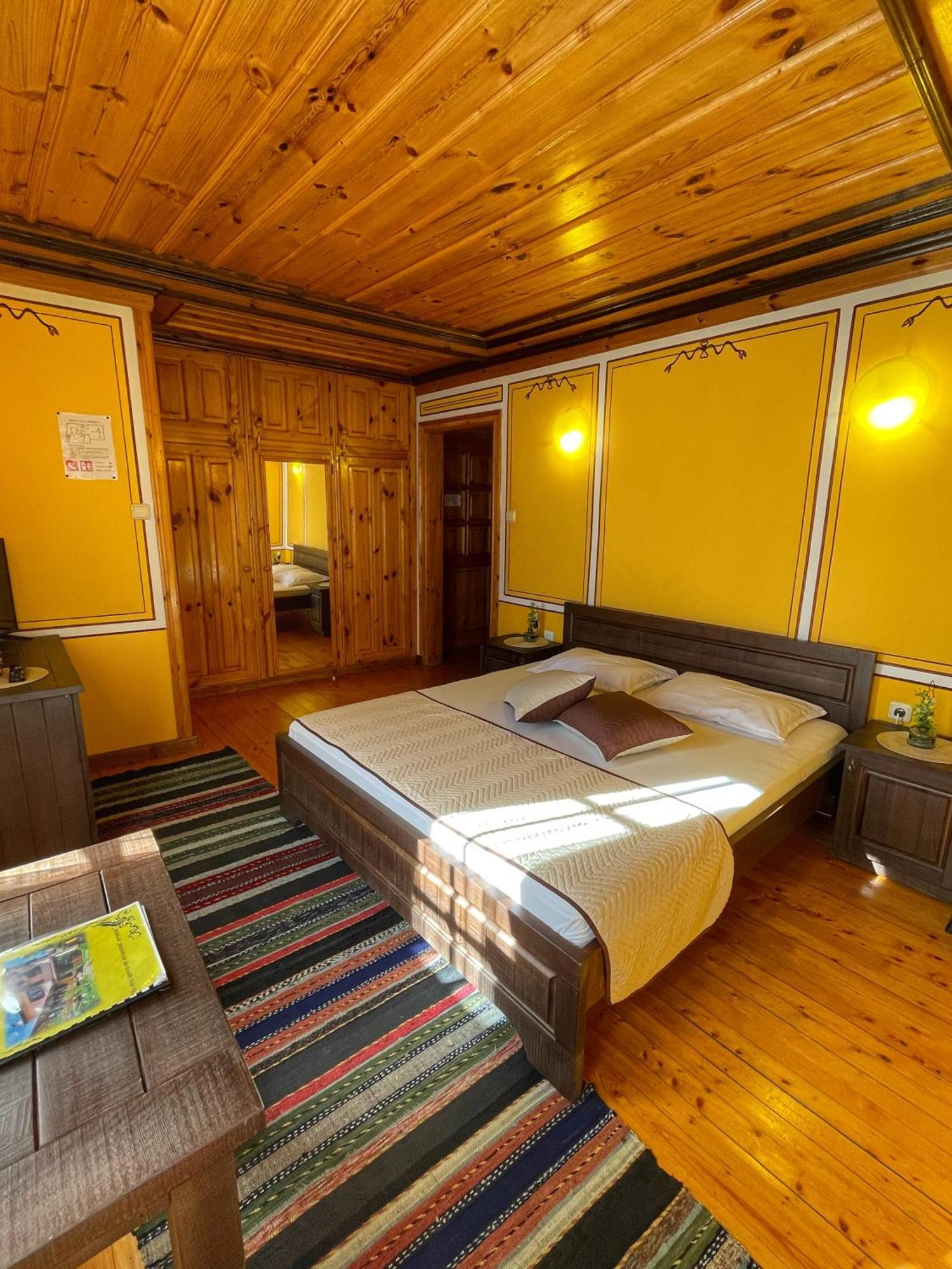 Guest Rooms Colorit Koprivștița Exterior foto